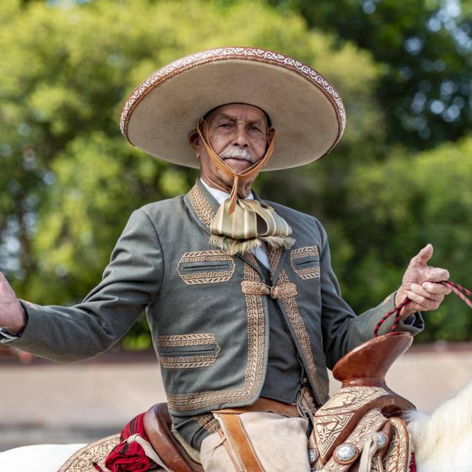 Durante décadas don Pablo Fierro ha entrenado escaramuzas en el norte de México con mucho éxito.