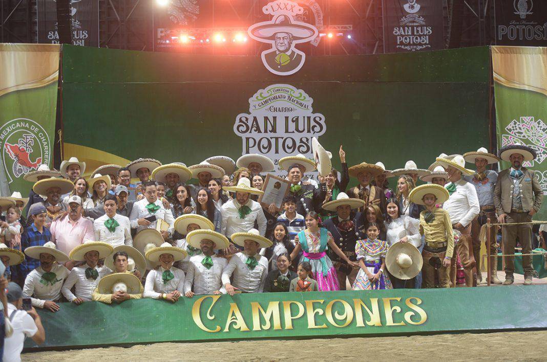 $!El equipo charro de casa, RG2, se quedó con el primer lugar y refrendó su bicampeonato.