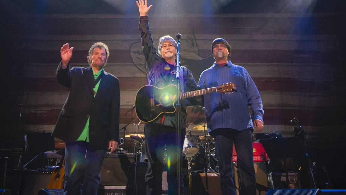 CMT rinde homenaje al legendario grupo country Alabama con ‘CMT Giants: Alabama’