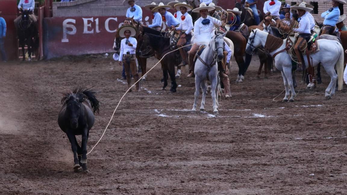 Familia charra de Coahuila lista para celebrar el Día Nacional del Charro