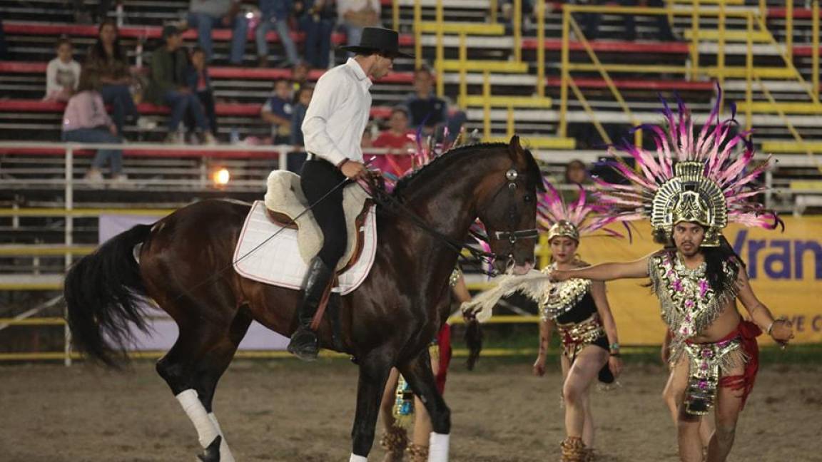 Con su edición ‘Viva México’ los caballos de Pedro Domecq hacen vibrar a la Feria de Saltillo