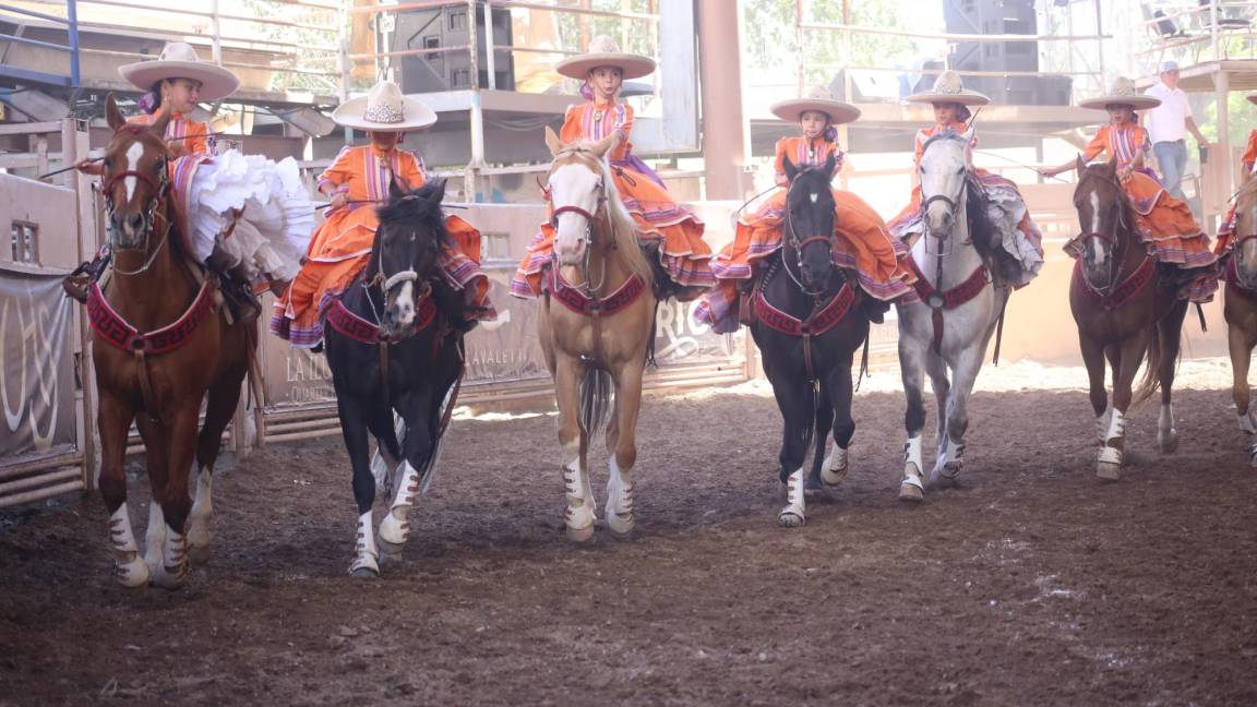 Crece la presencia femenina en el Circuito Charro Coahuilense: ¡Habrá 22 escaramuzas!