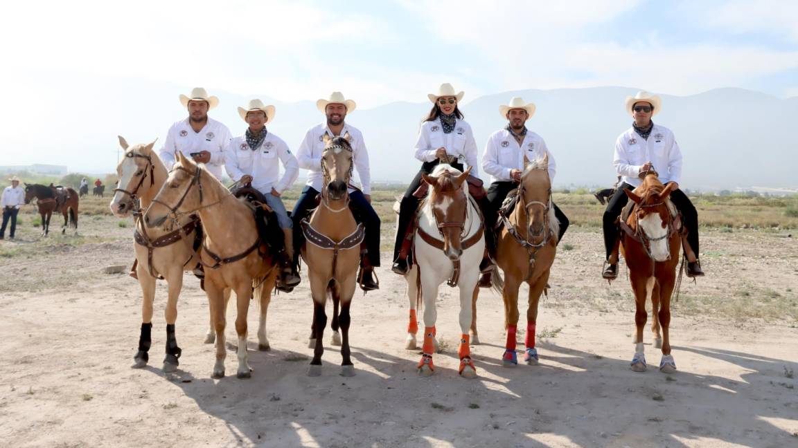 Más de 150 jinetes se suman a cabalgata en Arteaga para celebrar 20 años de Brío Natural