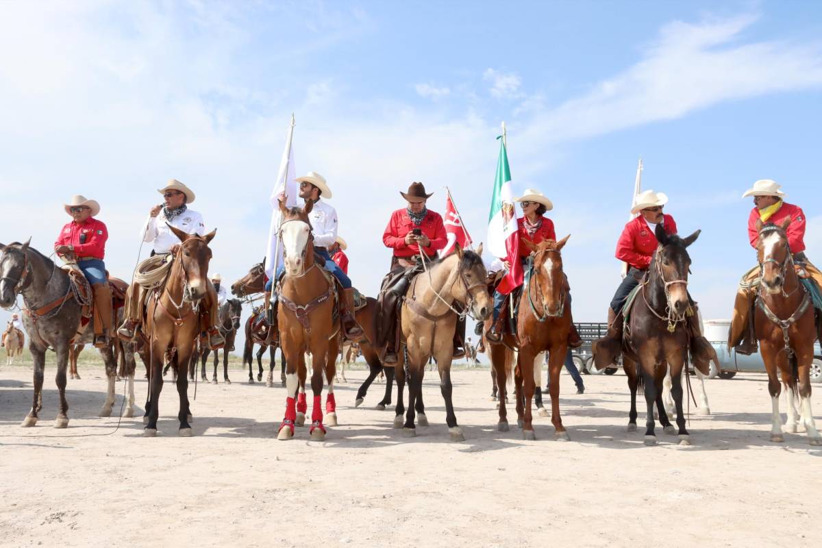 $!La cabalgata recorrió un total de 17 kilómetros por las calles de Saltillo y Arteaga.
