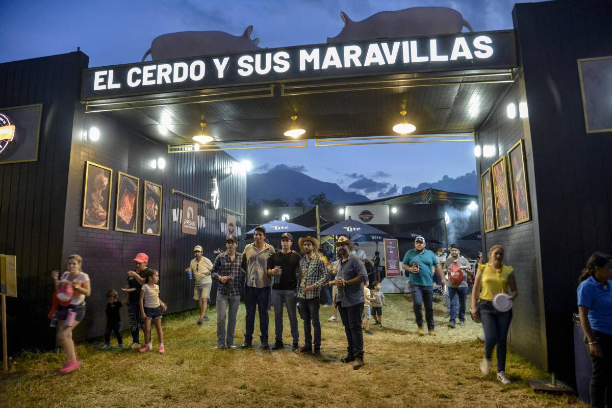 $!Espacio en donde podías degustar platillos relativos al cerdo como: cerdo entero en horno de blocks estilo North Carolina; Torta de Porchetta con mayonesa de tocino; costillar entero a la estaca; picaña de cerdo ahumada y brochetas de pork belly con glaseado ariental.