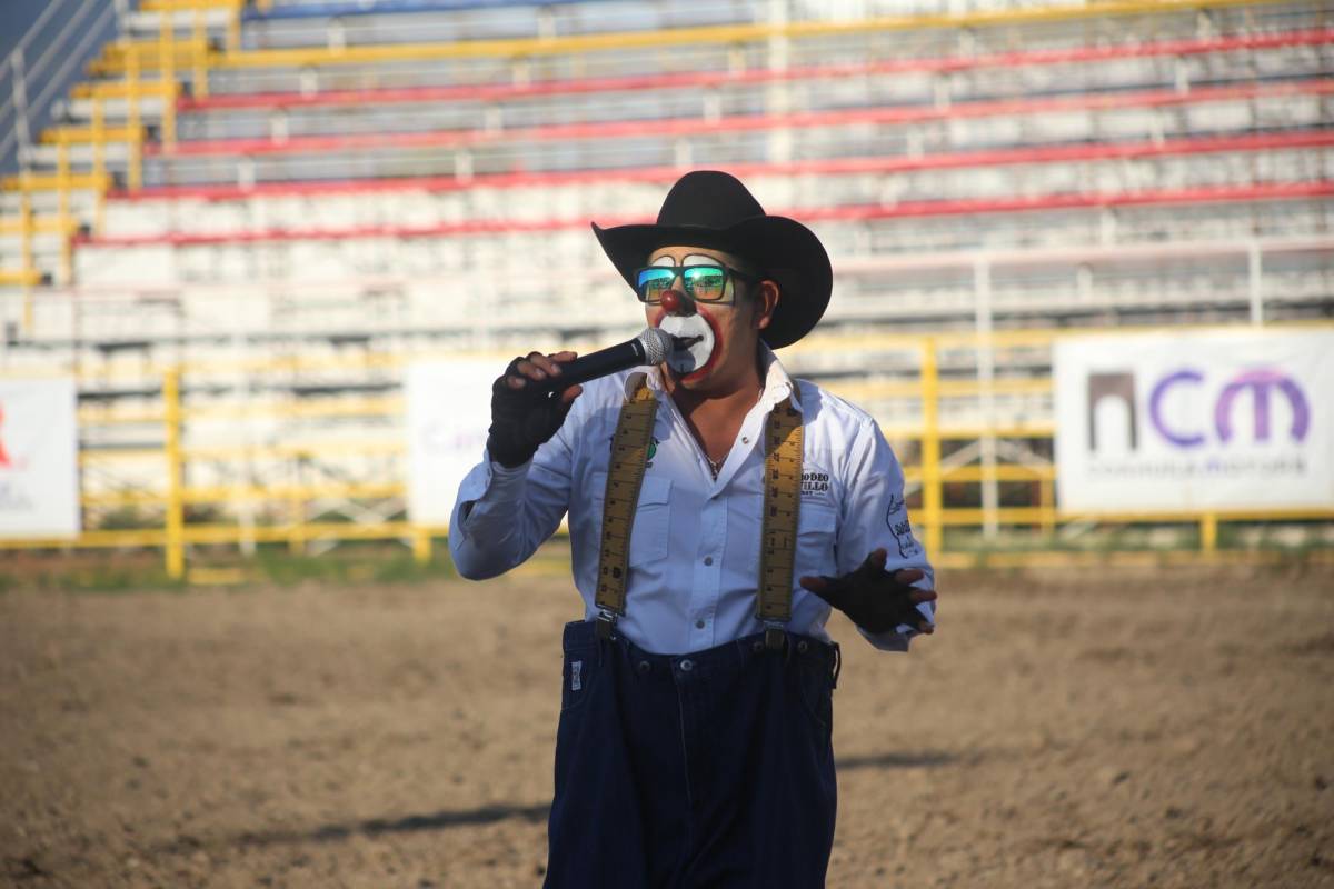 $!Mascarín se encargó de dar ánimos a todos los presentes con divertidas dinámicas.