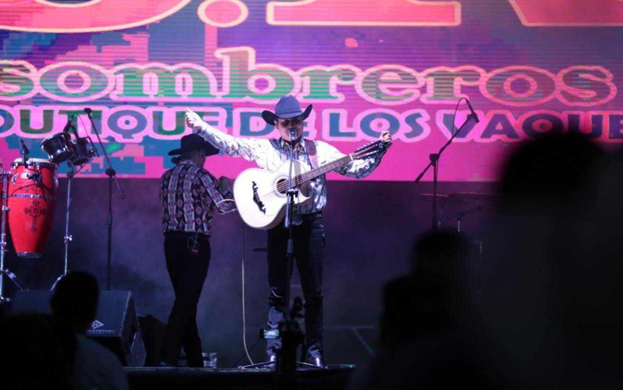 $!Grupo Costumbre celebra con Saltillo su 25 aniversario