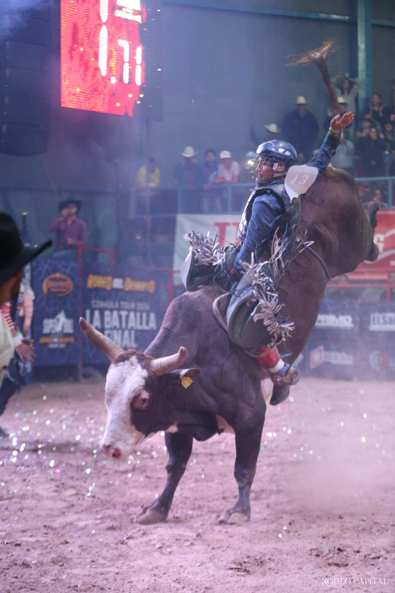 $!Rodeo del Desierto tiene campeón indiscutible: el regiomontano Edgar Salazar conquista a Catbird