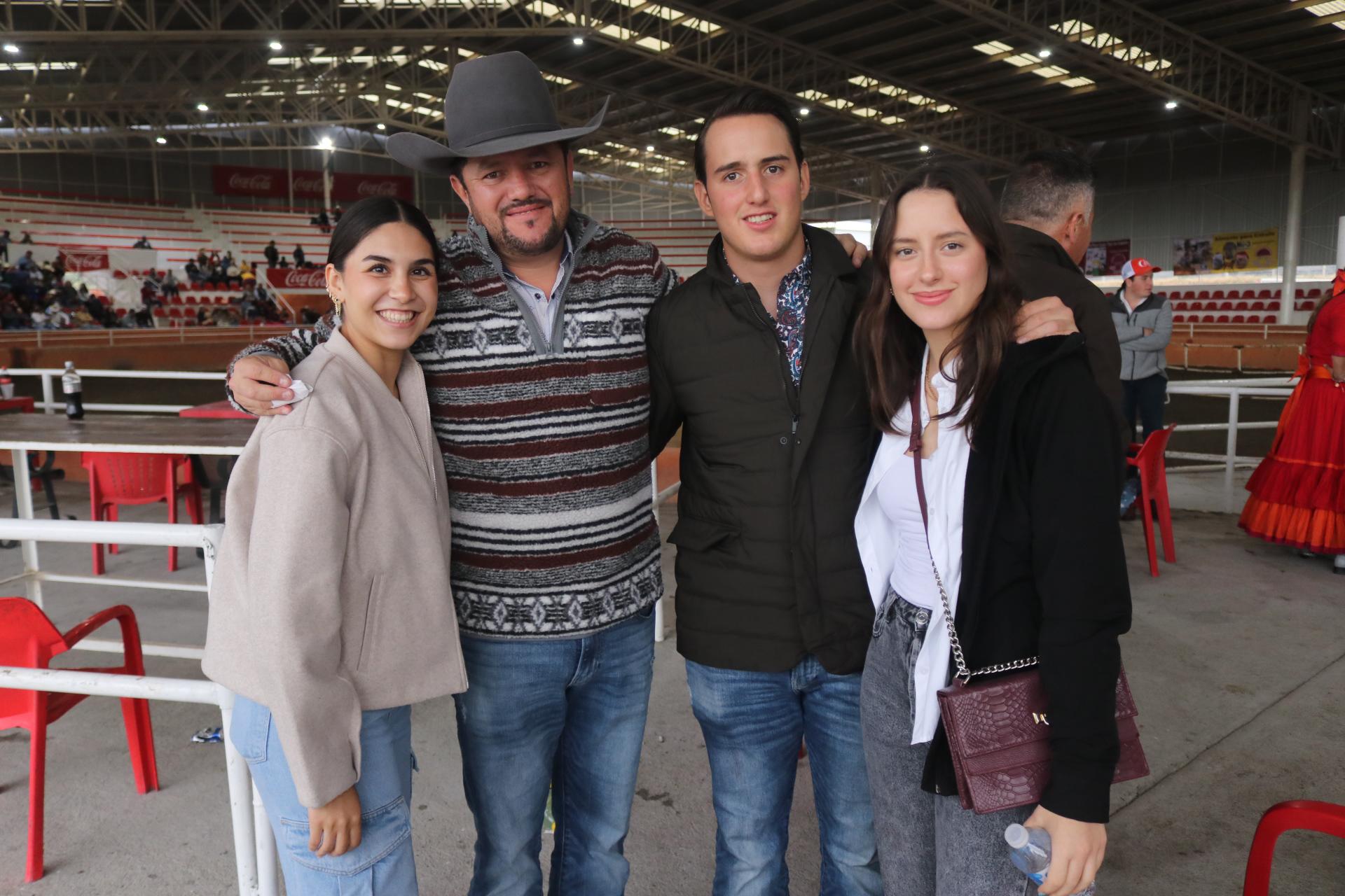 $!Paulina Colunga, Manuel Colunga, Emmanuel Colunga y Elena Rodríguez.