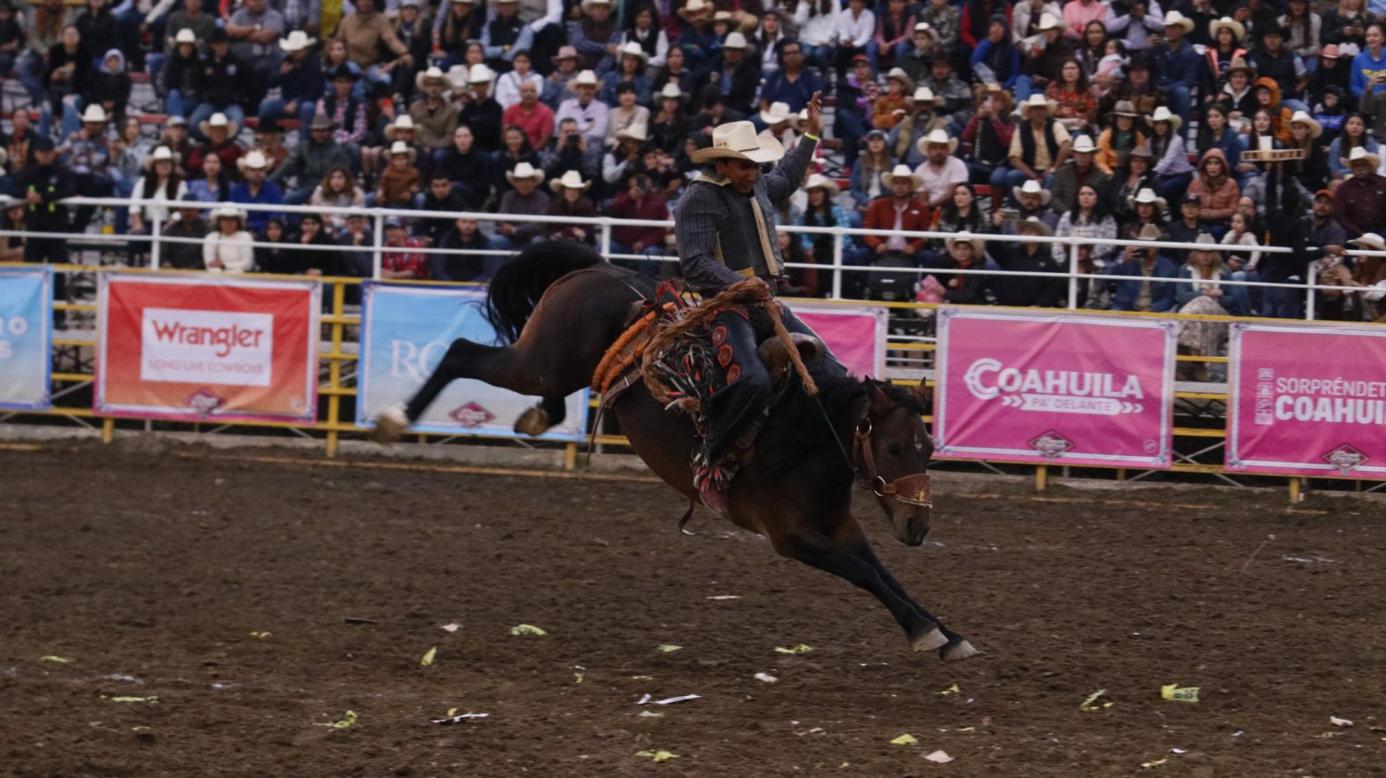 $!Rodeo Saltillo 2024: ¡Llueven estrellas en la Arena 8 Segundos!