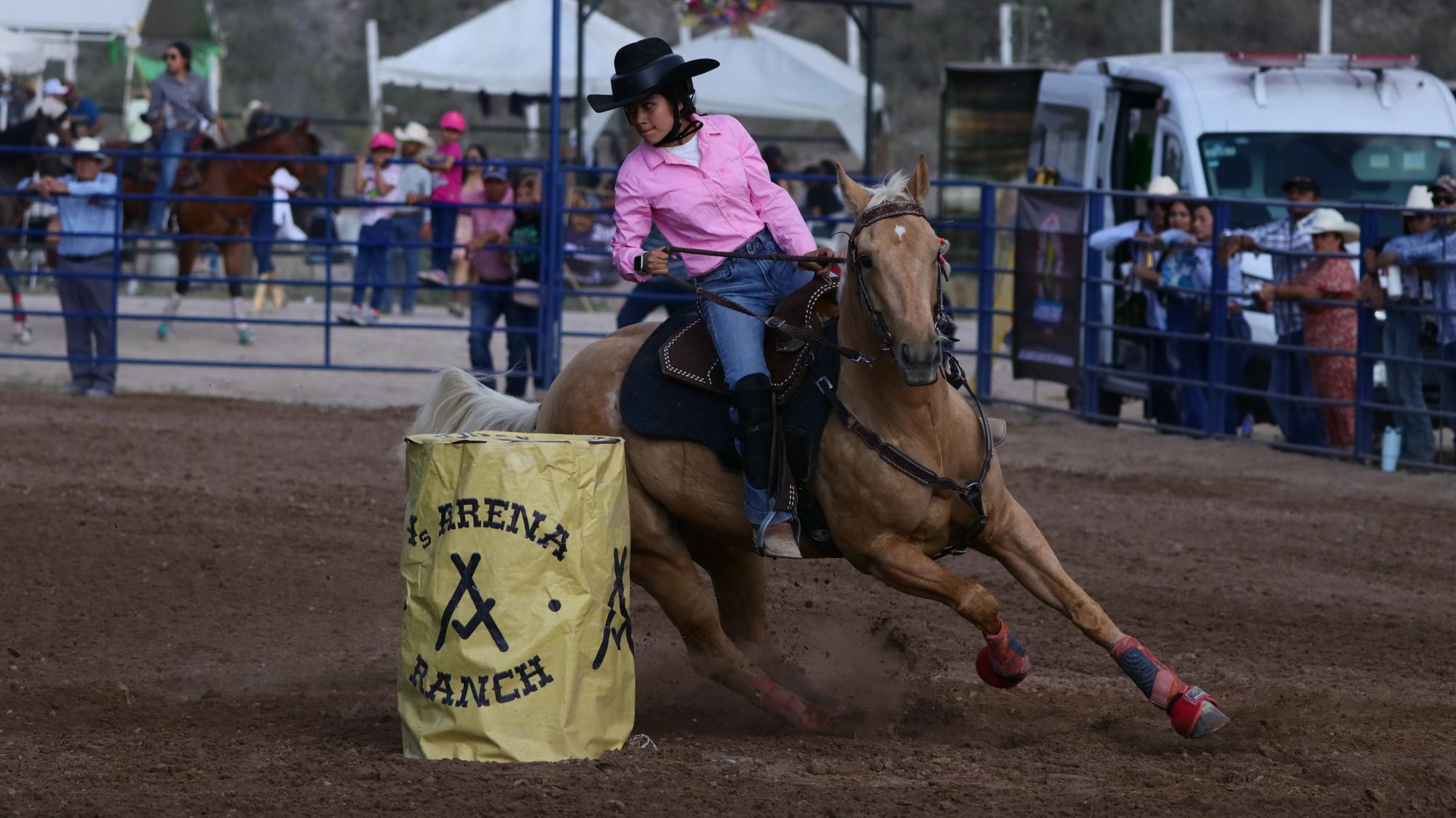 $!Vaqueras toman el protagonismo en Rodeo Artega Ribeye Fest 2024