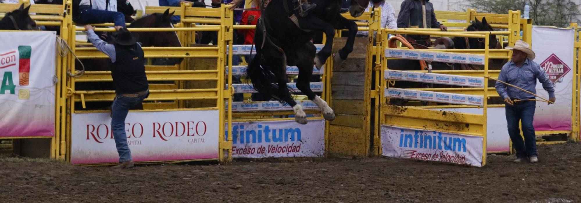 Rodeo Saltillo 2024: ¡Llueven estrellas en la Arena 8 Segundos! 