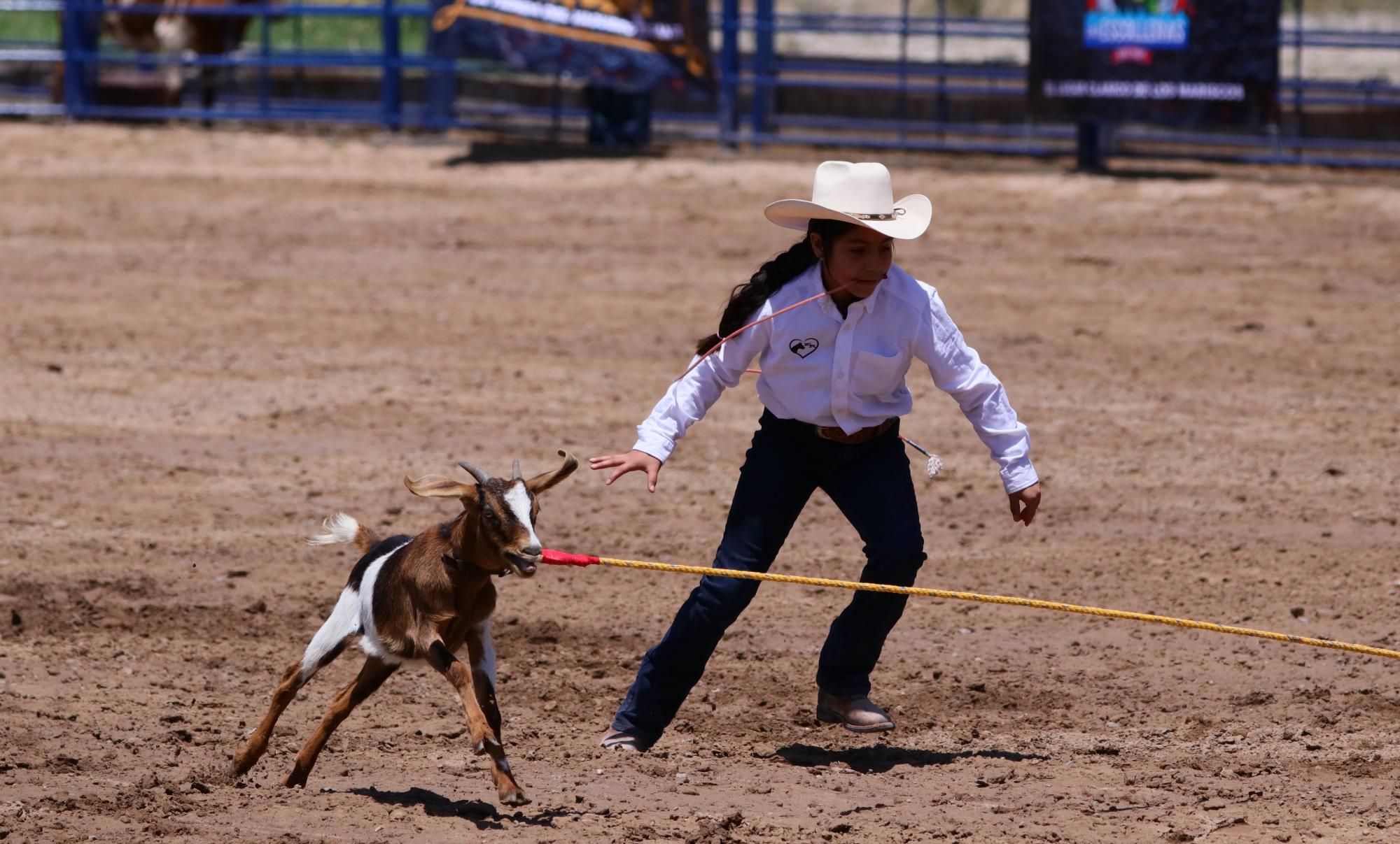 $!Vaqueras toman el protagonismo en Rodeo Artega Ribeye Fest 2024