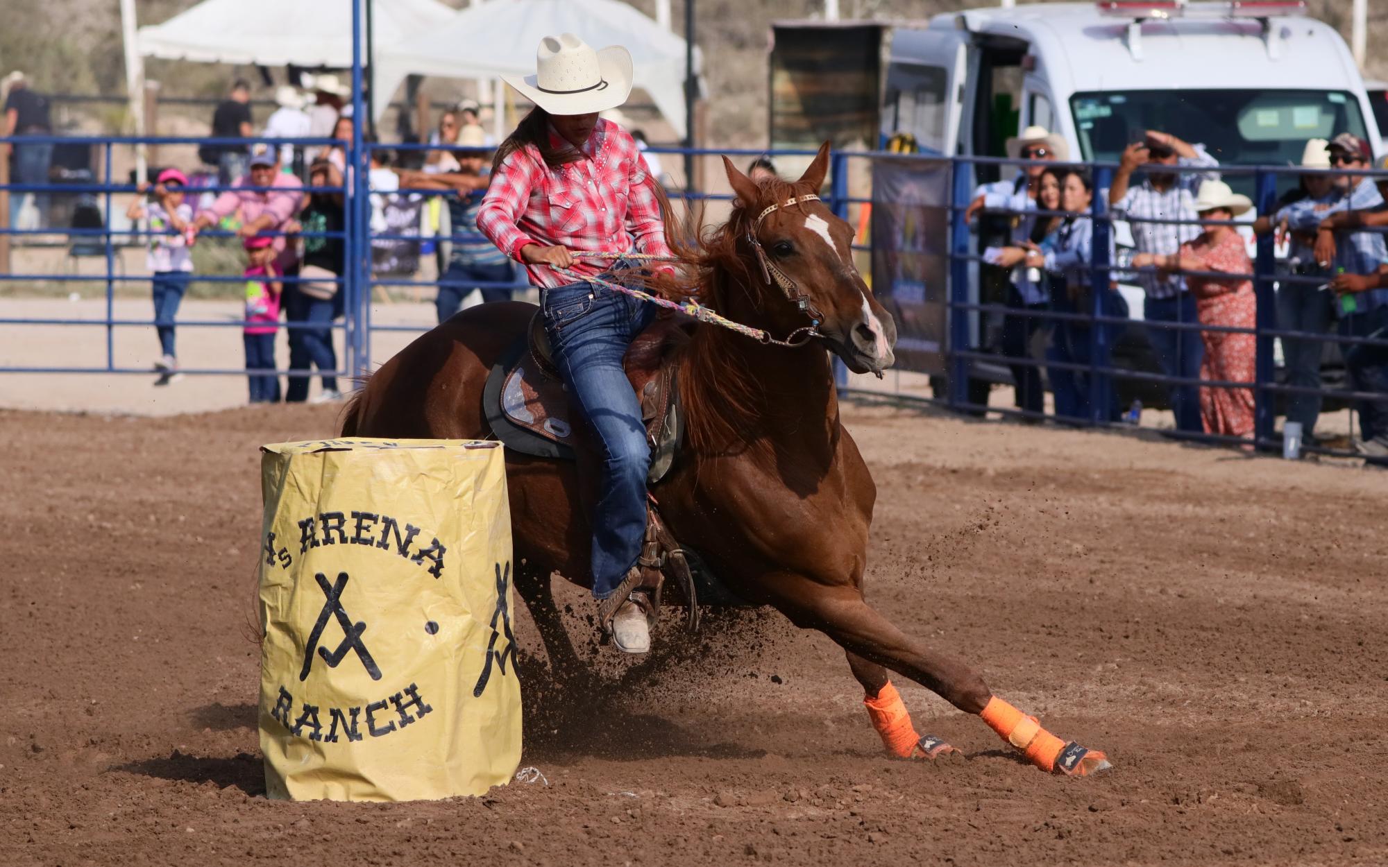 $!Vaqueras toman el protagonismo en Rodeo Artega Ribeye Fest 2024