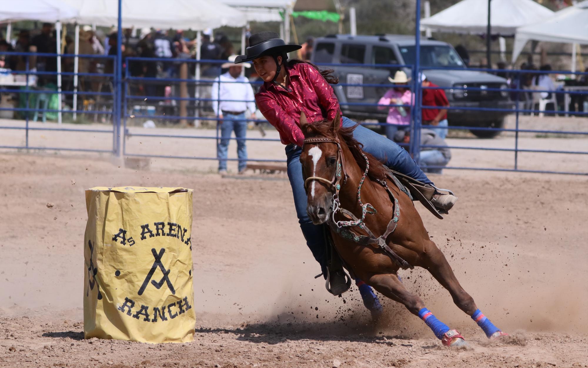 $!Vaqueras toman el protagonismo en Rodeo Artega Ribeye Fest 2024