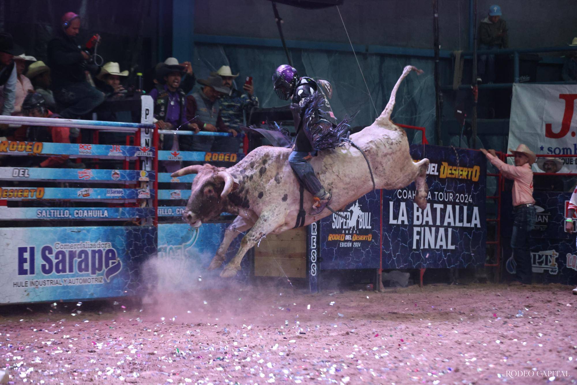 $!Rodeo del Desierto tiene campeón indiscutible: el regiomontano Edgar Salazar conquista a Catbird