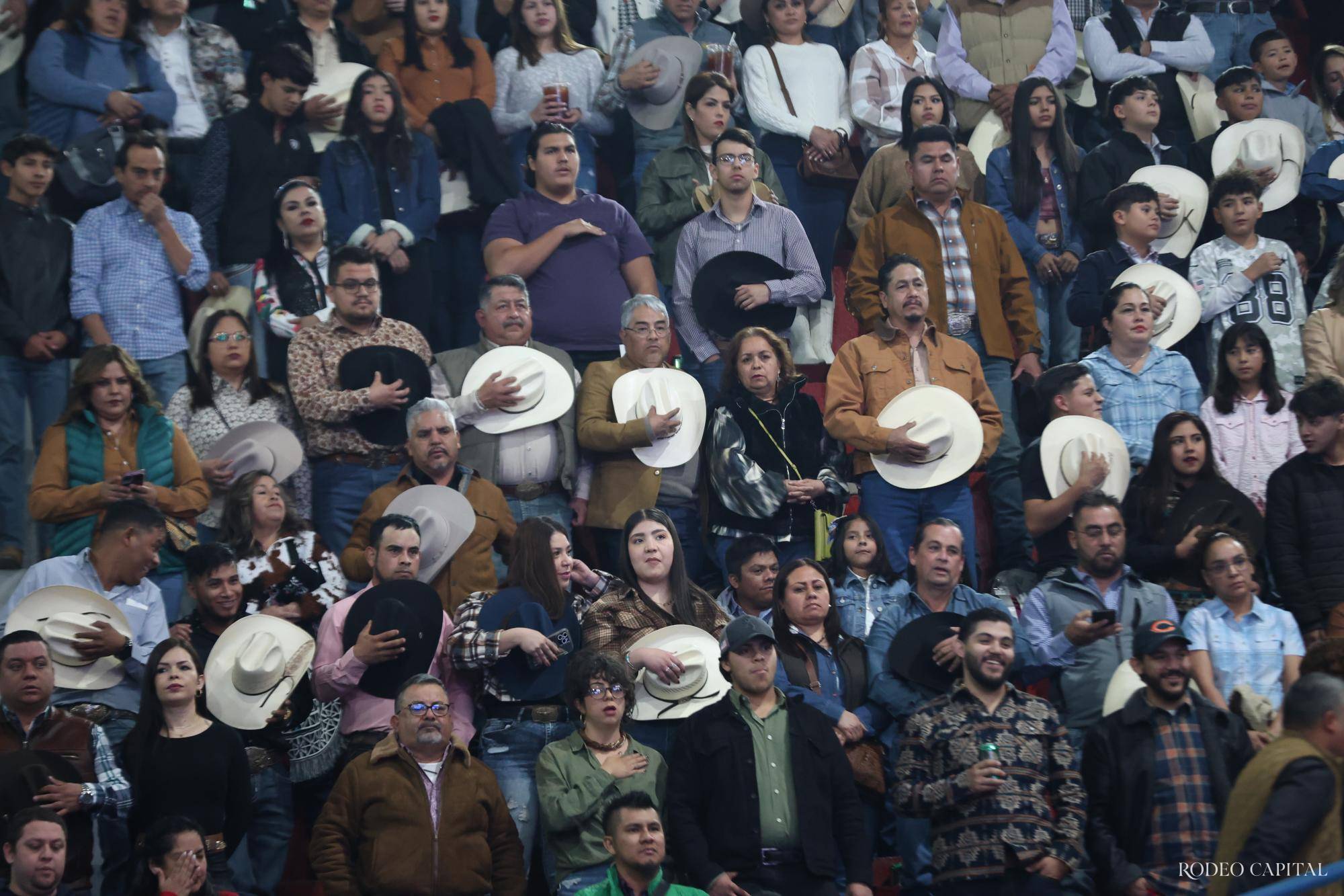 $!Rodeo del Desierto tiene campeón indiscutible: el regiomontano Edgar Salazar conquista a Catbird