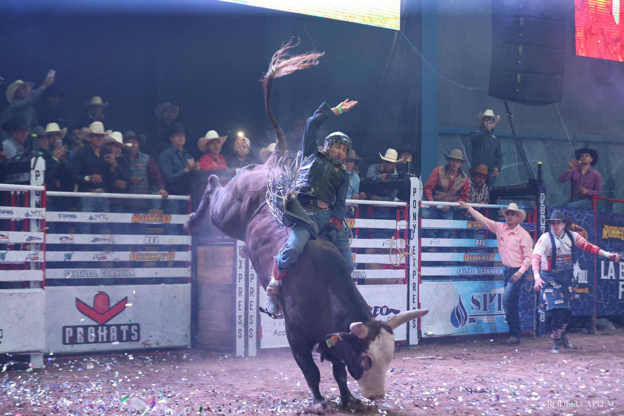 $!Edgar Salazar se fue a la cima de la clasificación en la ronda larga.