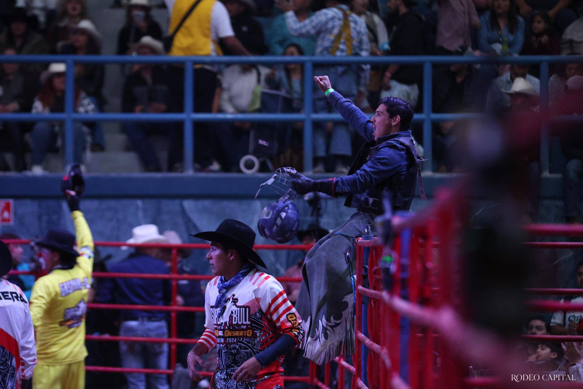 $!Edgar Salazar logró conquistar al mejor toro de México, Catbird.