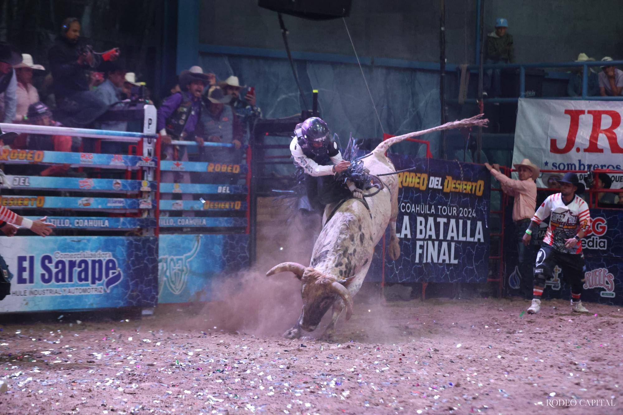 $!Rodeo del Desierto tiene campeón indiscutible: el regiomontano Edgar Salazar conquista a Catbird