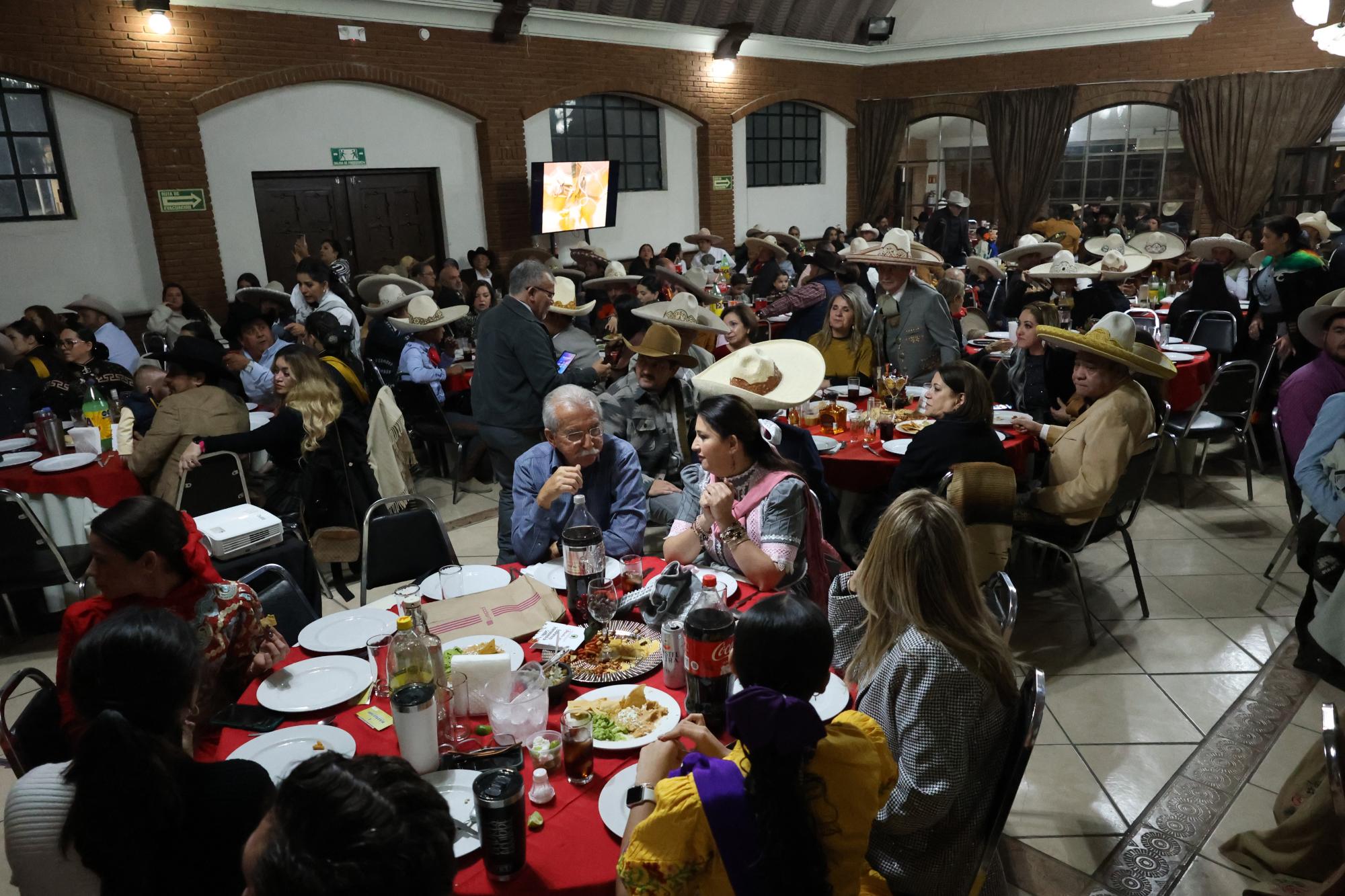 $!Unión de Asociaciones de Charros del Estado de Coahuila cierra el año con reconocimientos y una gran fiesta