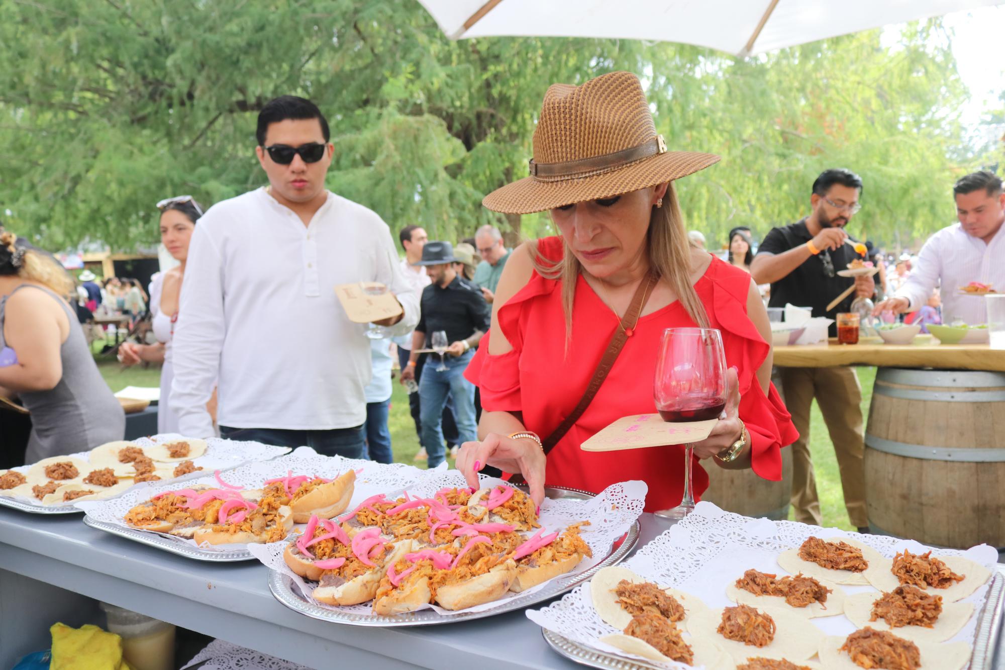 $!El lugar reunió la mejor gastronomía de la región.