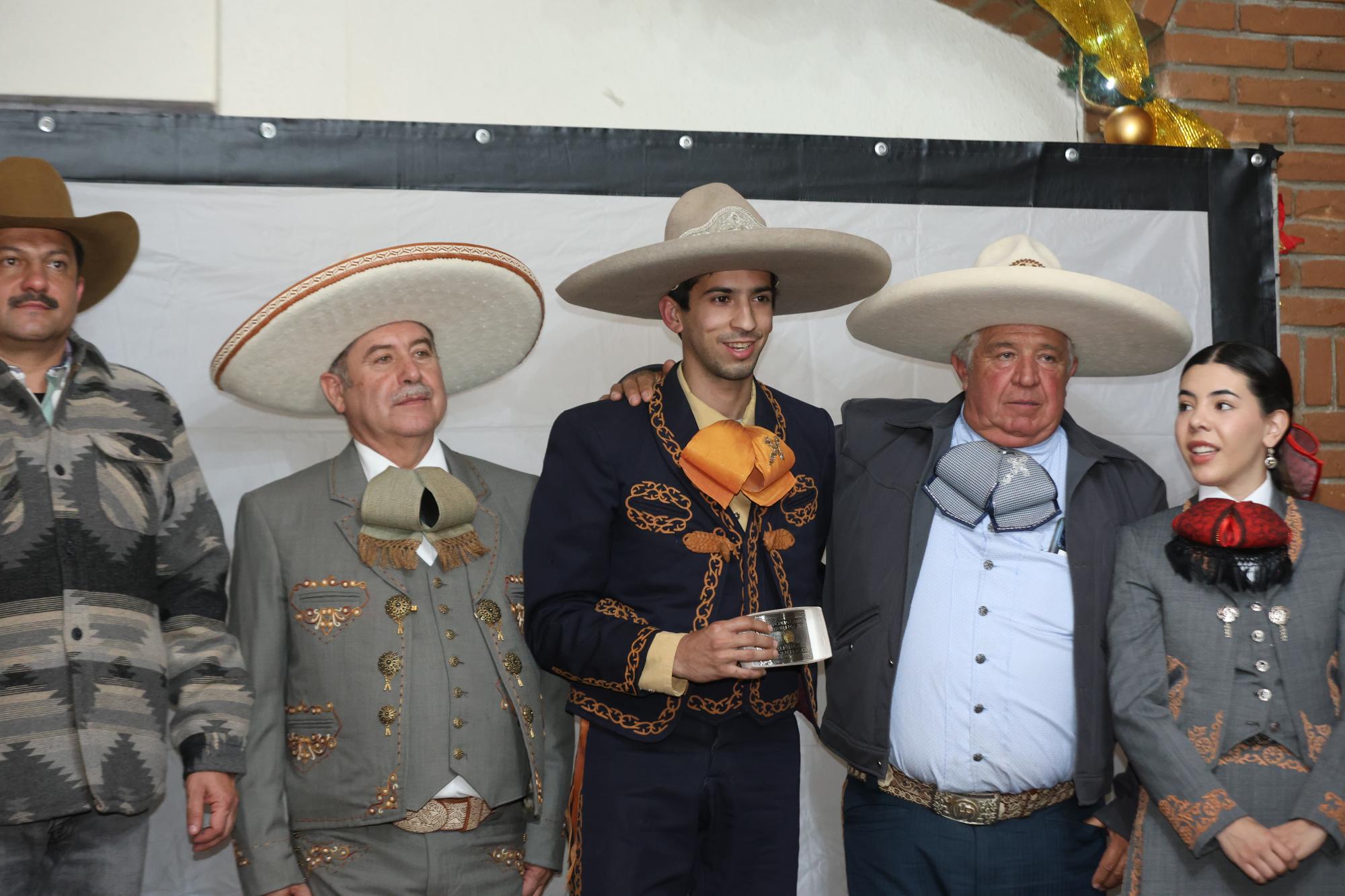 $!Unión de Asociaciones de Charros del Estado de Coahuila cierra el año con reconocimientos y una gran fiesta