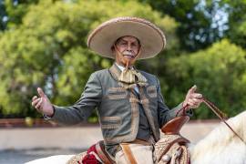 Durante décadas don Pablo Fierro ha entrenado escaramuzas en el norte de México con mucho éxito.