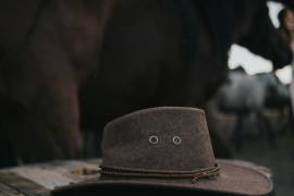 La cultura y la historia detrás de un sombrero, está directamente relacionada con cada uno de los aspectos de su diseño.