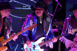 Grupo Bronco se presentó en el Auditorio Maravillas frente a miles de personas.