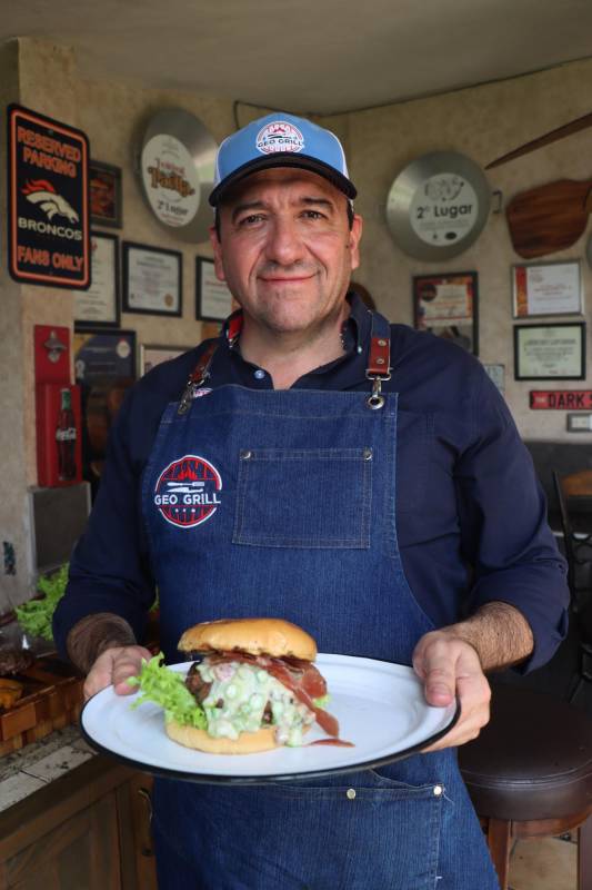 $!Fuego &amp; Sazón: Jorge Padilla comparte los secretos de una hamburguesa perfecta