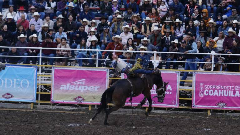 Los asistentes a este evento pudieron apreciar el talento de los jinetes.