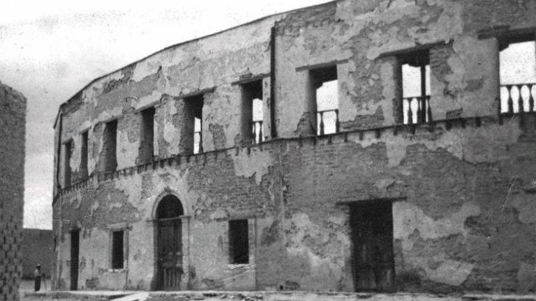Restos de la Plaza de Toros Guadalupe, circa 1950.