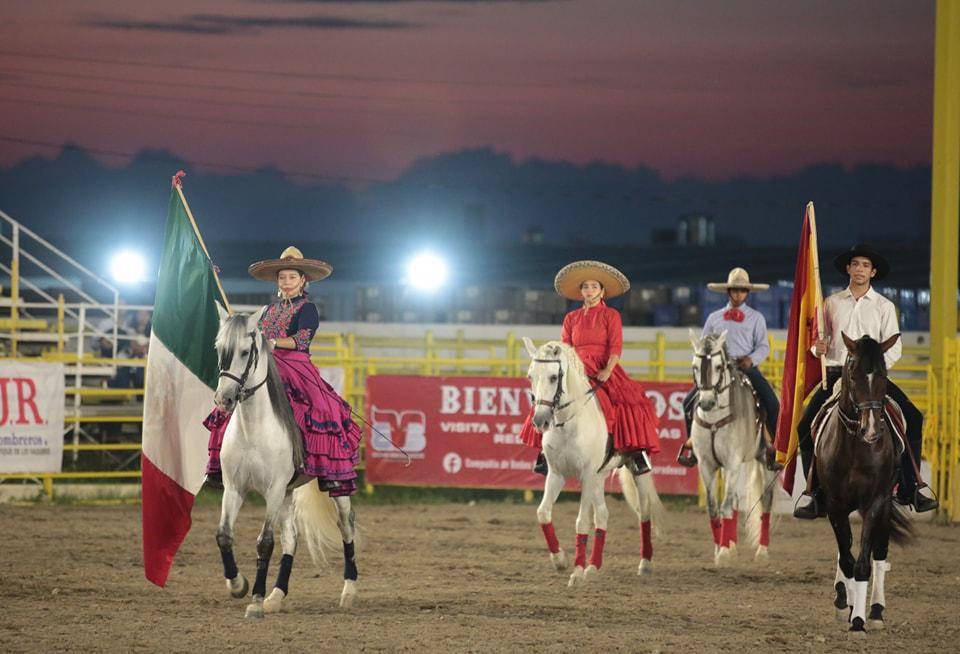 $!Una de las características más importantes dentro de la alta escuela es mantener el ritmo y la sincronización con el caballo.