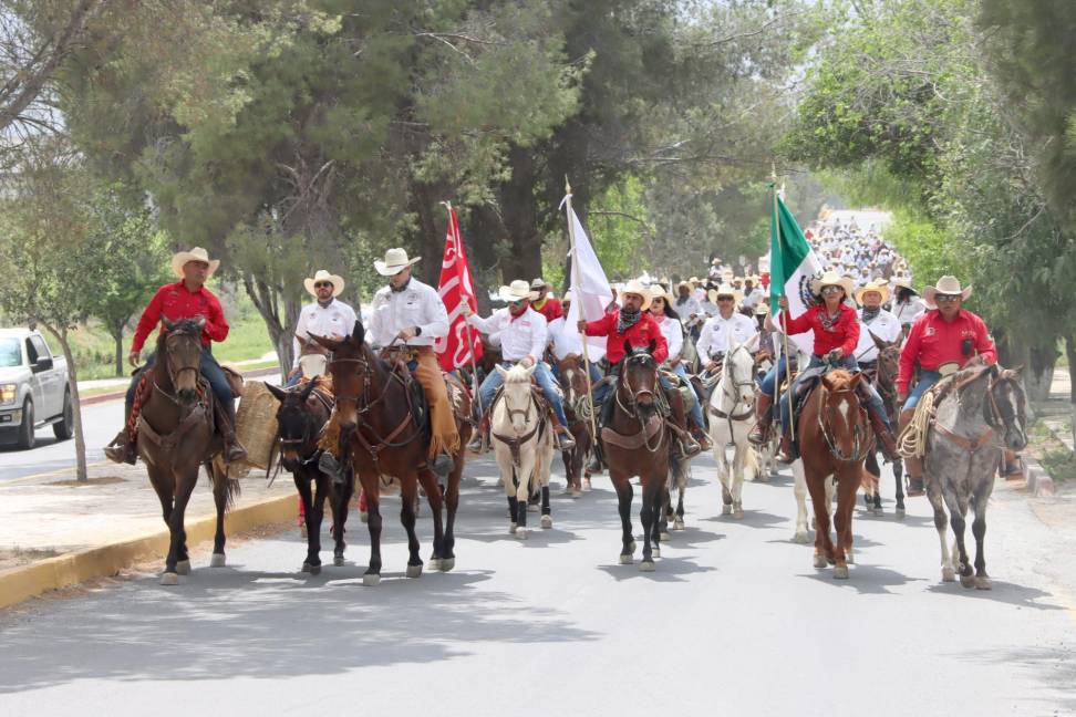 $!Jinetes de todas partes de México, e incluso algunos de Brasil, participaron en la cabalgata Brío Country Fest.