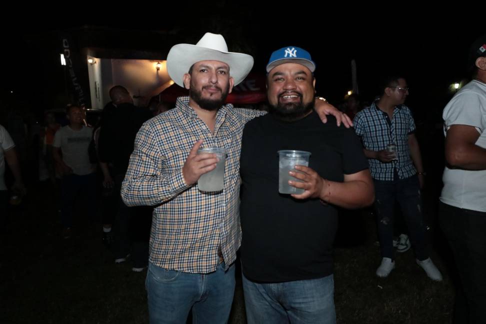 $!Christian Rodríguez y Roberto Moreno, viajaron desde Zacatecas exclusivamente para asistir al festival.